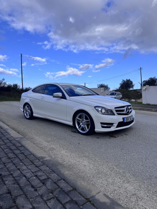 Mercedes-Benz C-Coupé C220 – 145.000 km | Automático 7G-Tronic