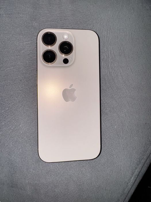 Iphone 16 pro kolor pustynny tytan piaskowy zloty