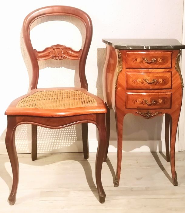 Par pequenas cómodas (mesas apoio mesinhas cabeceira) Luís XV. Mármore