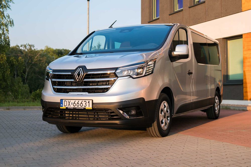 Wynajem wypożyczalnia busów busa 9-osobowego automat hak box