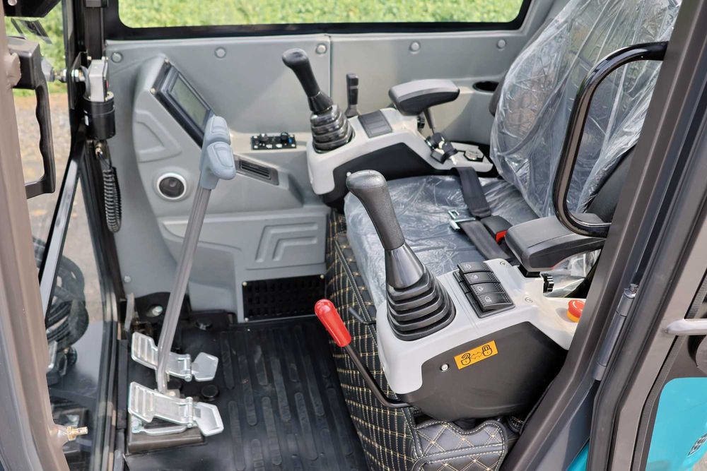 Minikoparka 3.8t SCHMIDT AR360 Kubota D1703 Klima Zero Tail 2026