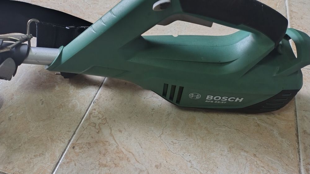 Roçadora elétrica Bosch