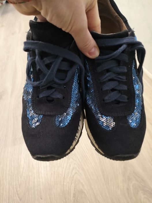 Кросівки, лофери, сліпони р.37