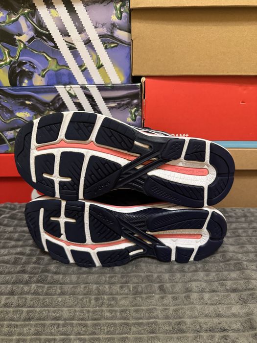 Кросівки для бігу  GT-2000 7 42(26,5см) оригінал