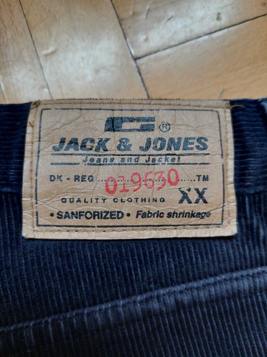 Jack Jones spodnie sztruksy granatowe rozm. 32/32 obwód pasa 82 cm