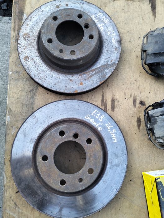 Комплект гальм Brembo з BMW e38