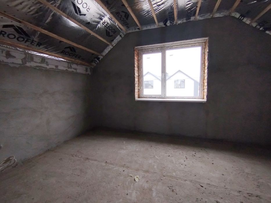 Продаж 2-поверхового дуплекса