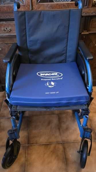 Cadeira de Rodas + Propad Revolve Si Invacare