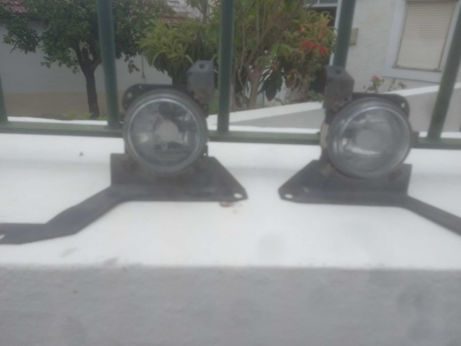 Faróis de nevoeiro universais