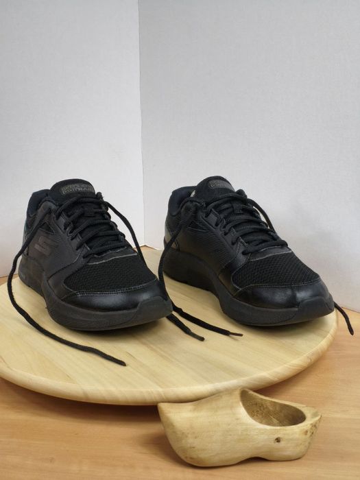 Buty r. 41 Skechers GO Train Move Stature męskie
