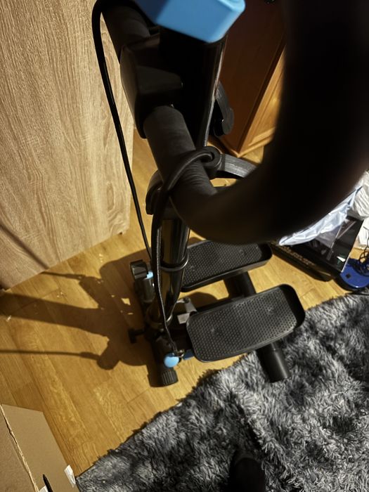 Steper skretny z kolumna