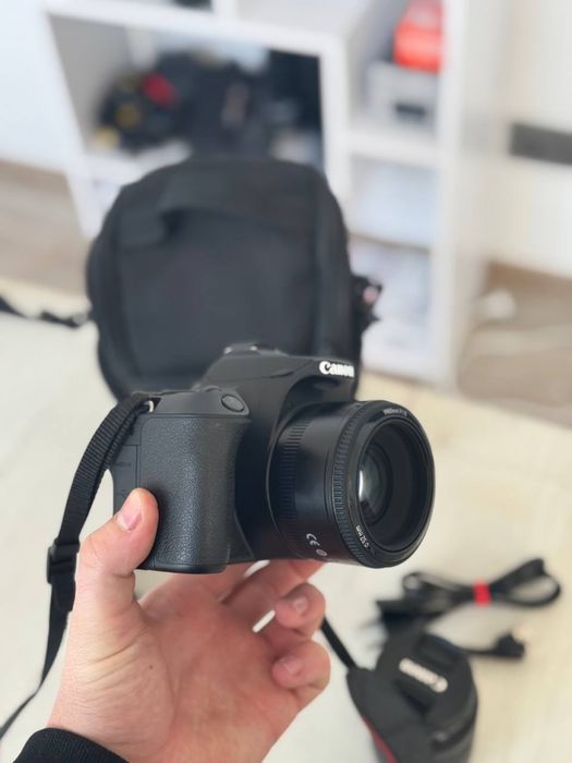 Canon 250d у відмінному стані