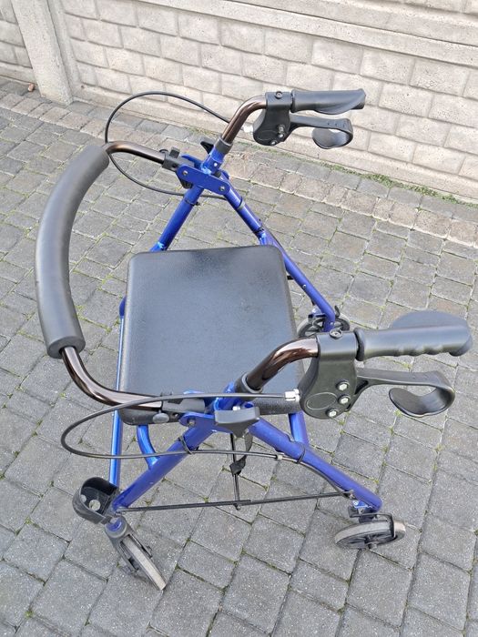 Wózek do chodzenia inwalizdki