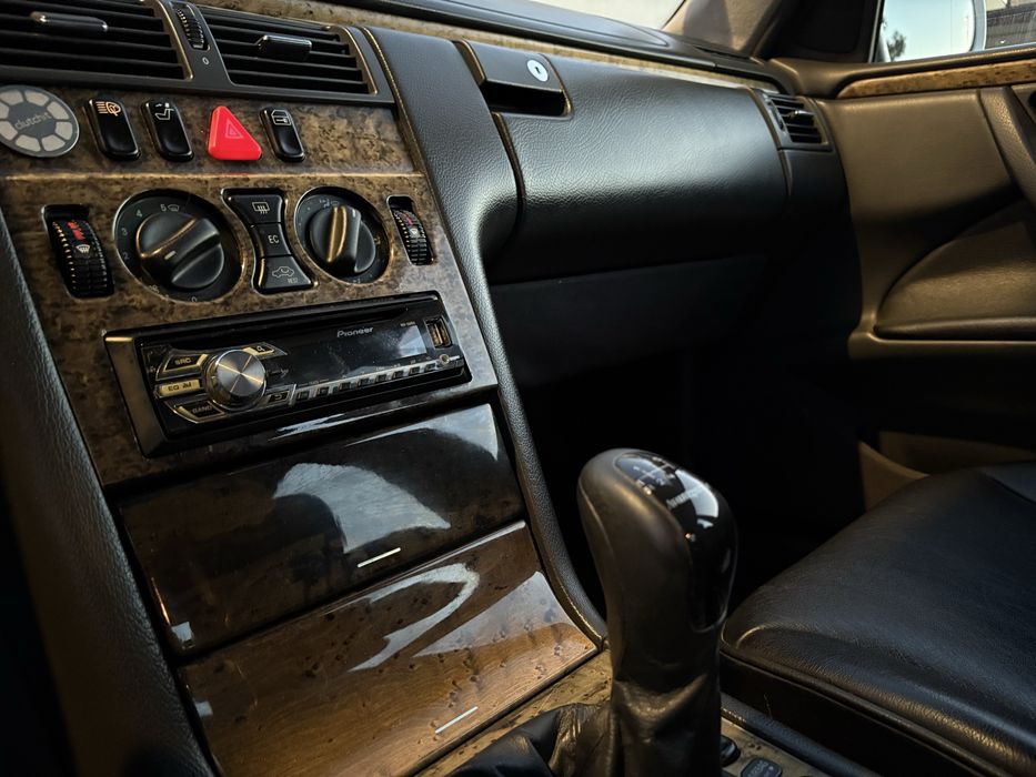 Mercedes-benz  E-240  Gasolina Avantgarde