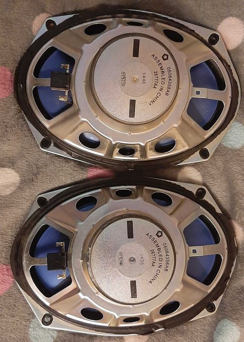 Oryginalne głośniki Chrysler 6×9" (23×16 cm) para używane