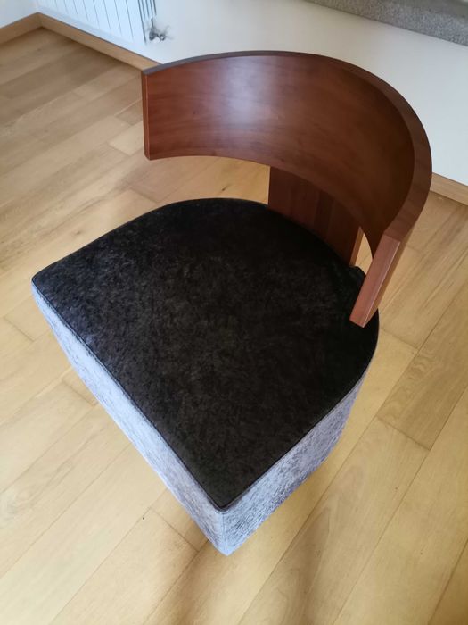 Cadeirão em madeira