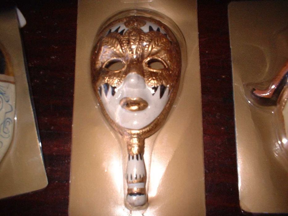 Máscaras venezianas de porcelana pintadas à mão 4