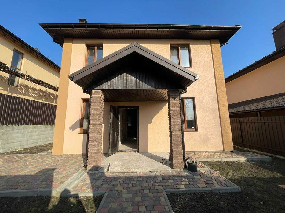 Продається будинок площею 125 кв.м. на земельній ділянці 3 сотки.
