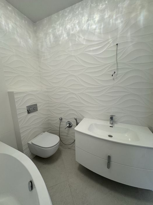 ПРОДАЖ котеджу з ремонтом в с.Зубра (поруч Сихова)