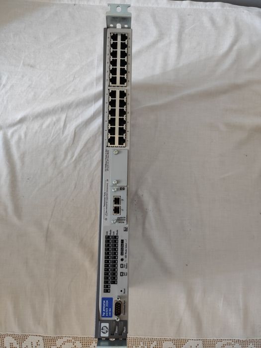 HP 24-port Switch64585482208257121