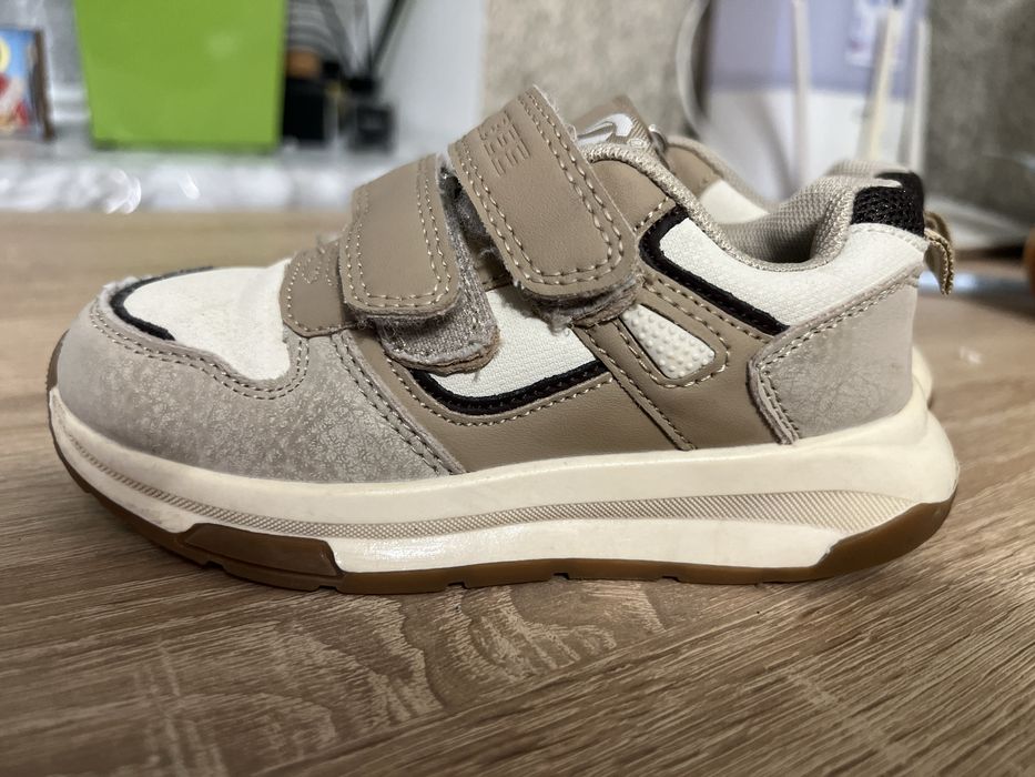 Продам дитячі кросівки фірми Clibee