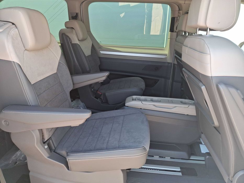 Wynajem bus VW Multivan 7 osobowy