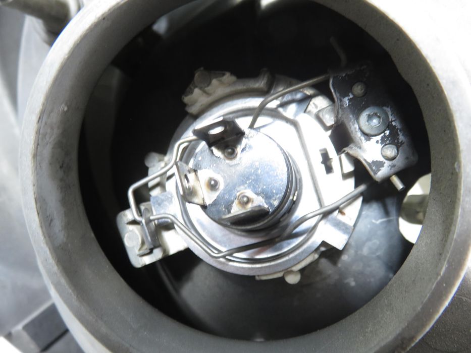 Lampa Prawa Przednia Renault Trafic II