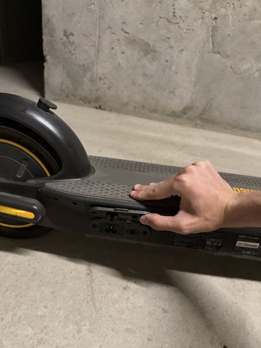 Електросамокат Ninebot kickscooter Max G30