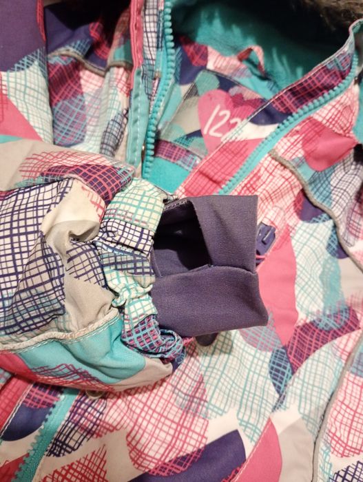 Używana kurtka zimowa dziewczęca na 122 cm