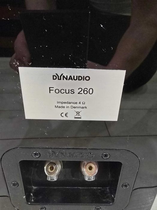 Kultowe kolumny podłogowe Dynaudio Focus 260