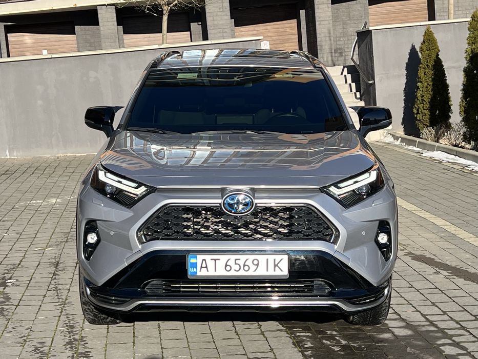 Toyota Rav4 плагін гібрид