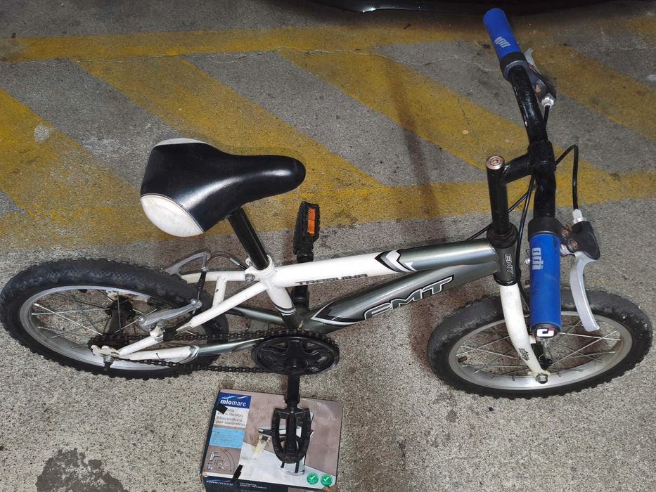 Bicicleta criança roda 16 marca EMT- excelente preço