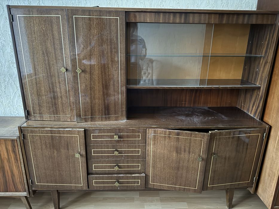 Продам б/у сервант