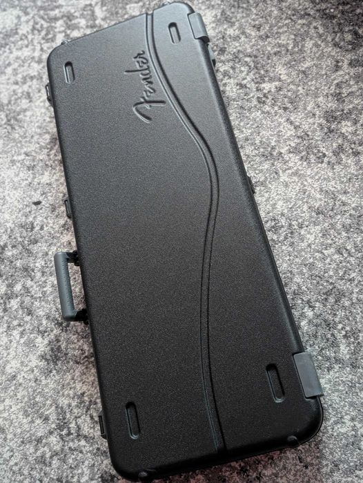 Электрогитара Fender American Professional Stratocaster + Кейс Fender