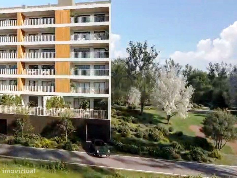Novos apartamentos T3, varandas e garagem box, junto ao centro Alco...