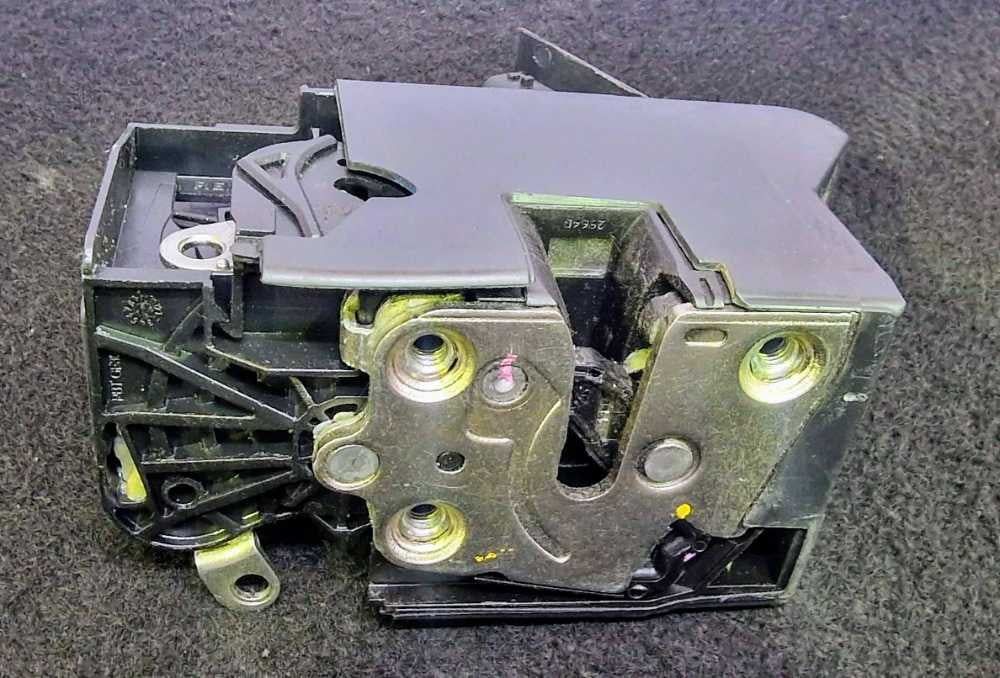 Fechadura / Fecho Porta Frente Direito 805026816RD - DACIA LOGAN MCV II