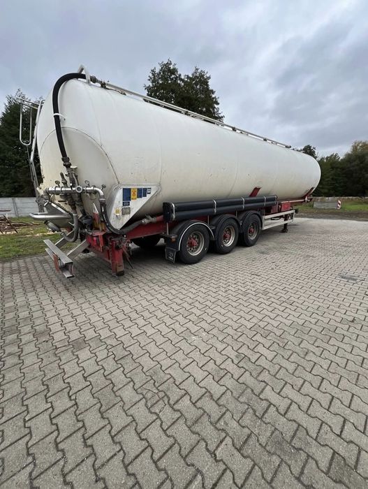 Naczepa silosowa Feldbinder