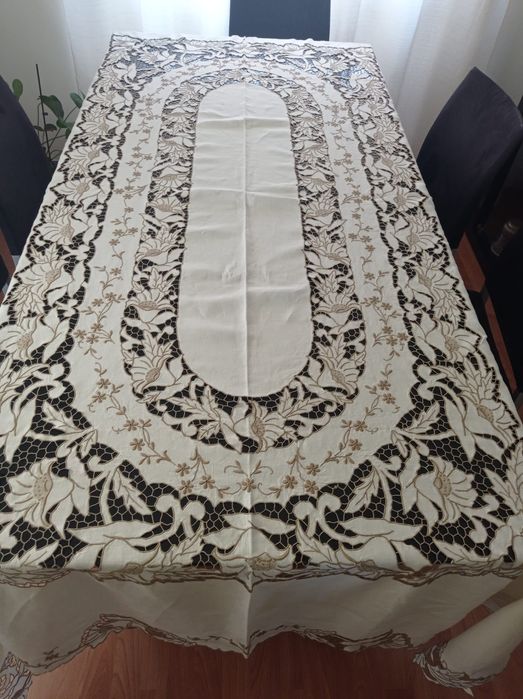 Toalha de mesa bordado original da Ilha da Madeira