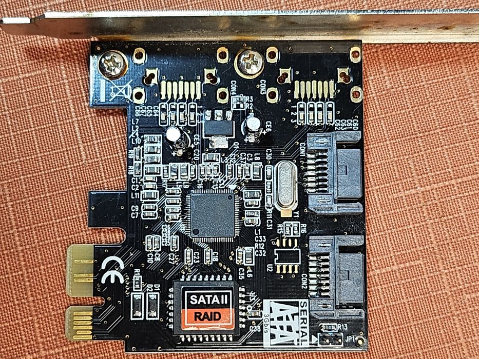 kontroler RAID SATA II na złączu PCI Express (PCIe)