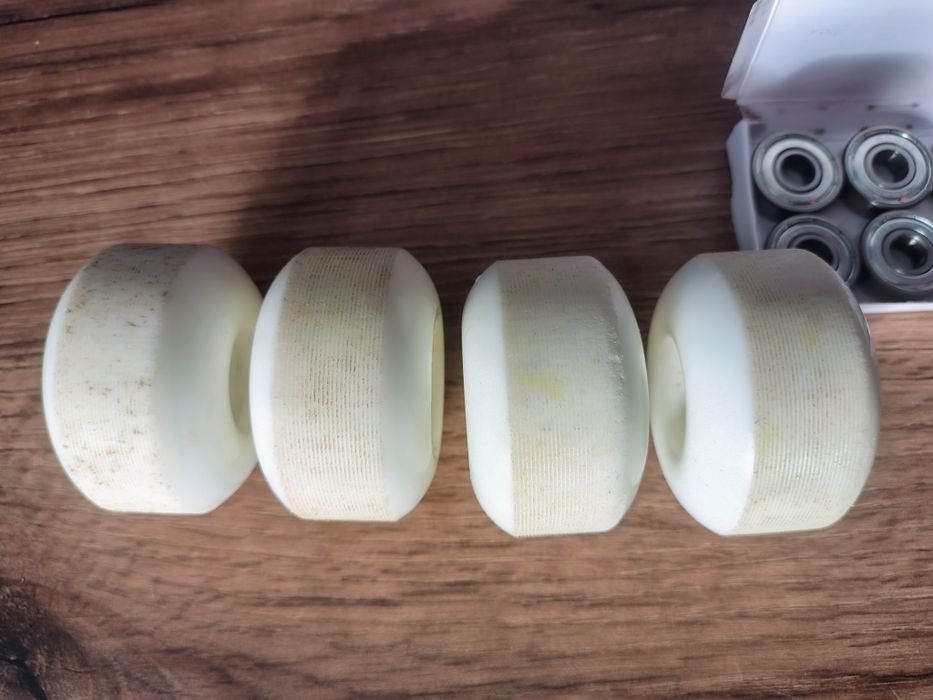 Kółka deskorolki Madrid plus łożyska 52mm 99A
