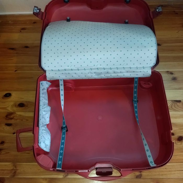 Валіза Samsonite з поліпропілену на 4-х колесах  Medium