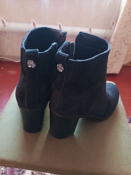 Ботиночки жіночі