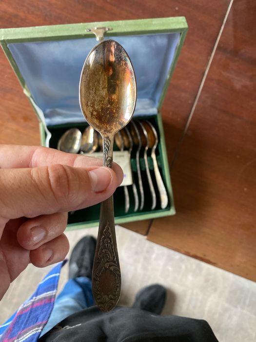 Продам винтажный  набор мельхиоровых чайних ложек