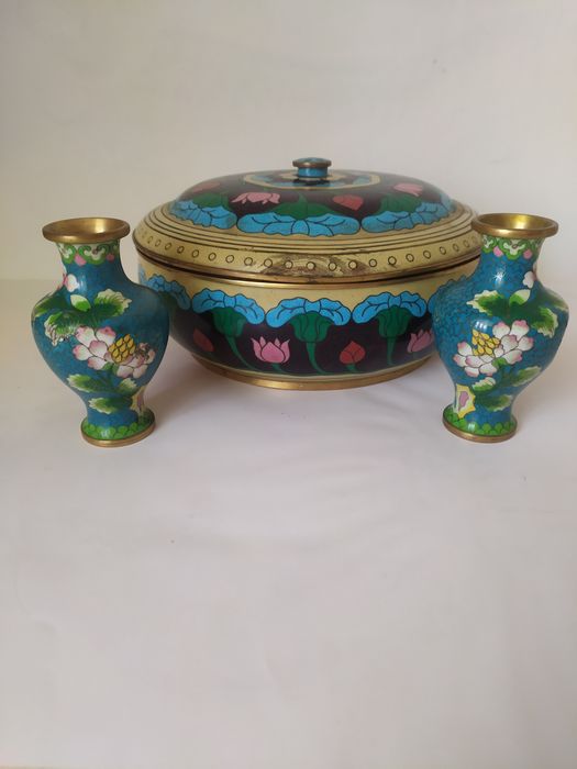 Набір у техніці клозоне (cloisonné): чаша з кришкою + 2 вазочки