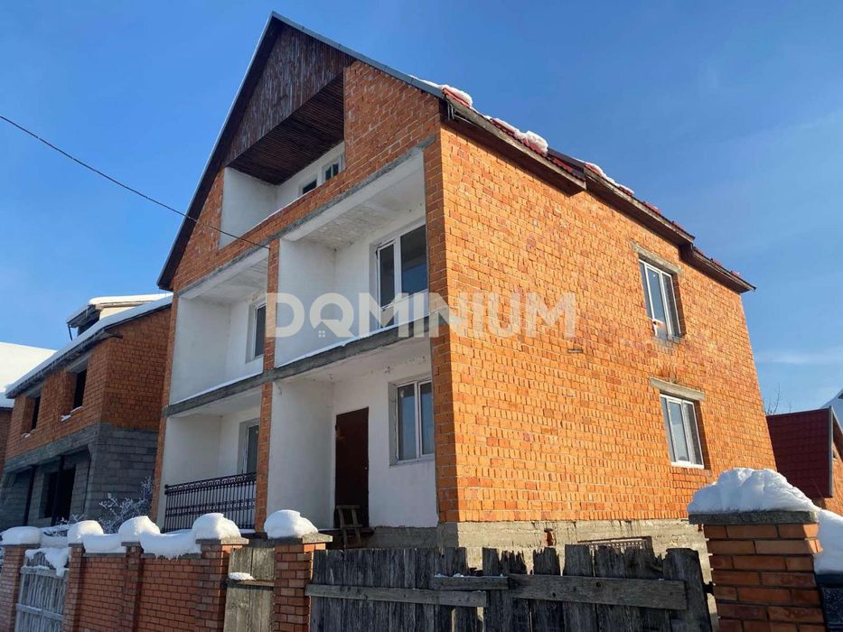 Продається новобудова у м. Хуст