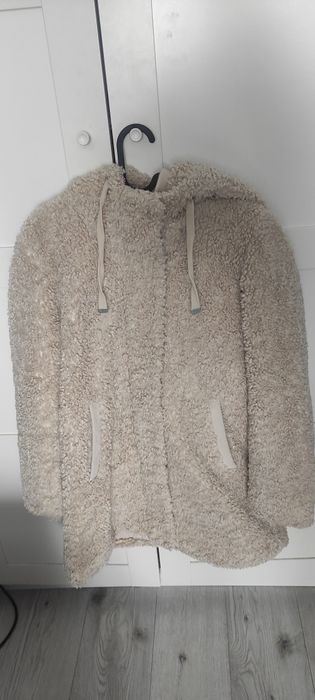 Kurtka misiu Tedy, puchatka, beżowa, ecru Esprit M