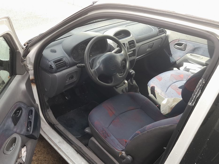 Calon Renault clio económico