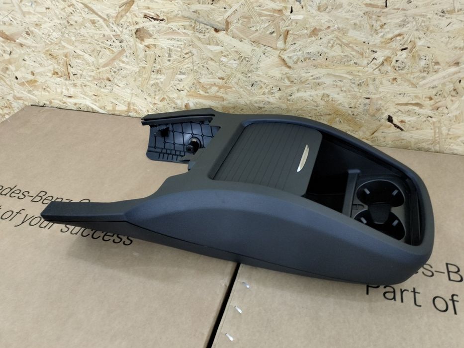 Консоль центральна бардачок Віто 447 Ве-клас Vito V-klass перчаточник