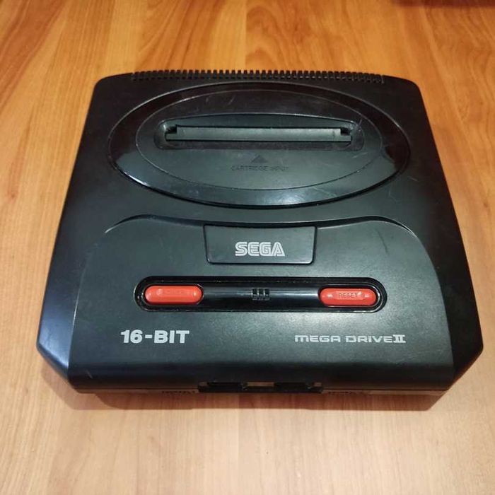 Sega Mega Drive II 16-BIT com comando sem cabos nem transformador