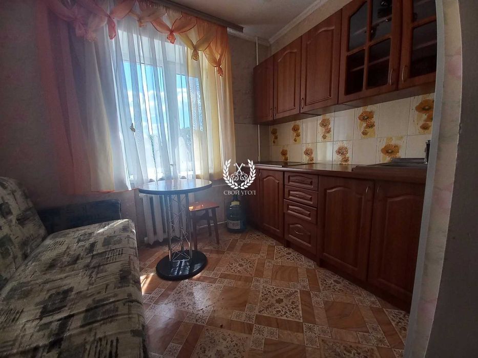Здам1- но кімнатну квартиру в Чернігові (район Площі Перемоги).